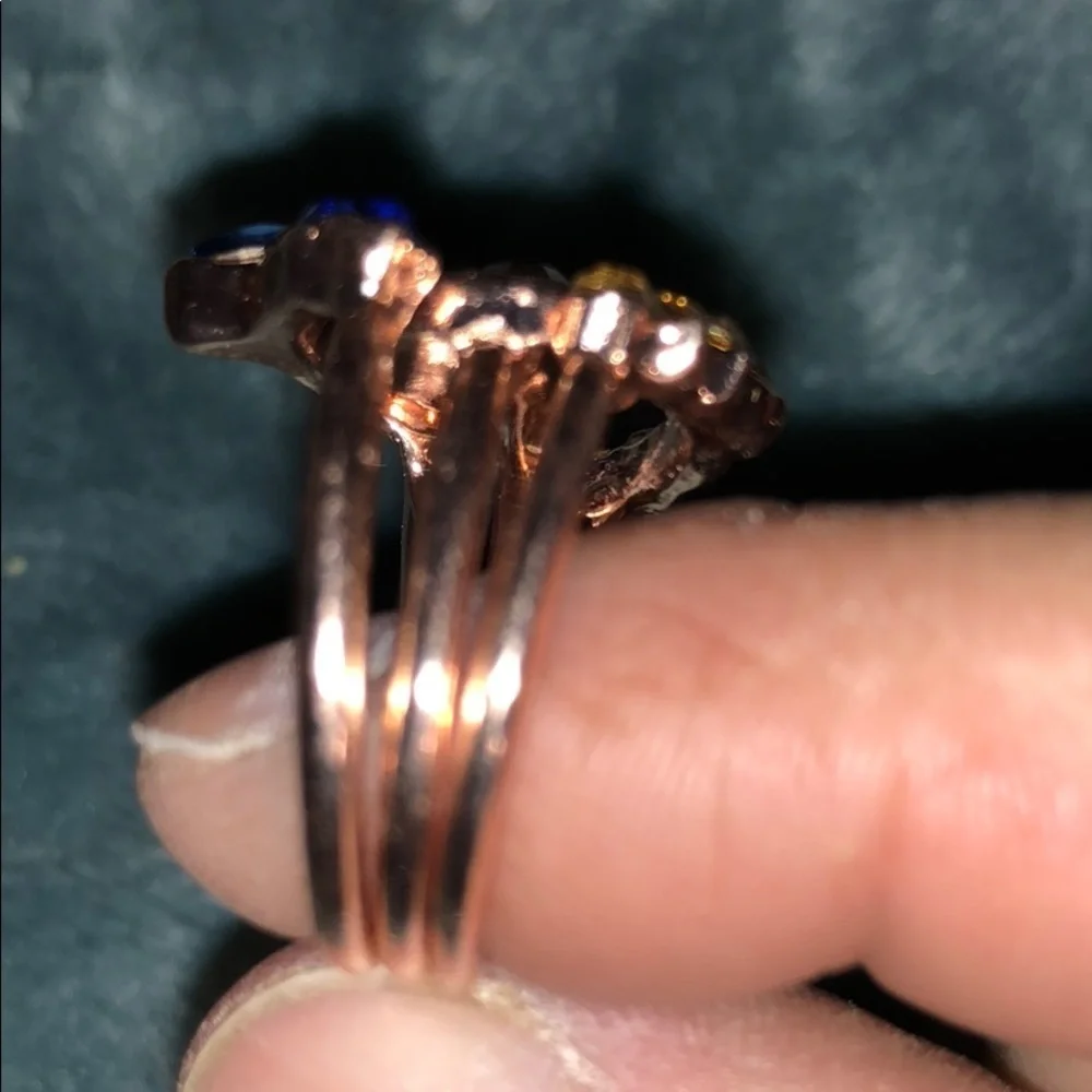 Exotic three ring set